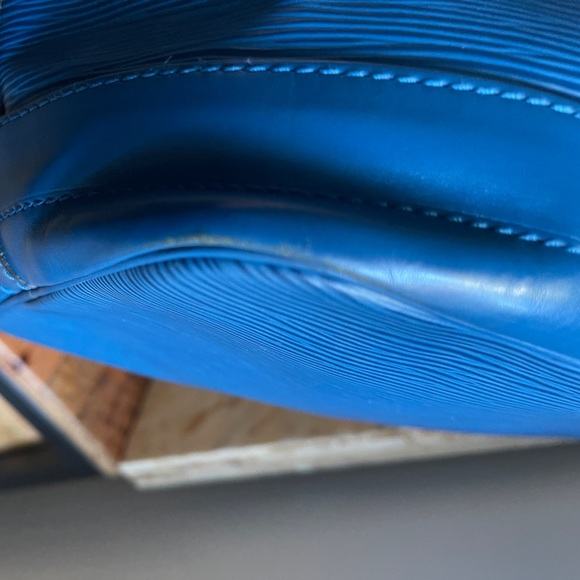 LV Louis Vuitton Epi Leather Noe Bucket Bag GM - Picture 8 of 16